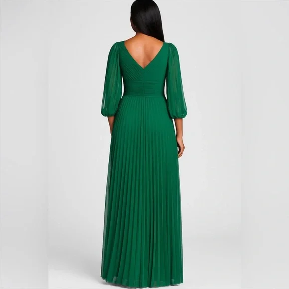 Betsy & Adam Size 8 Emerald Green Chiffon Pleated Gown Mother of the Bride NWOT - Picture 3 of 6